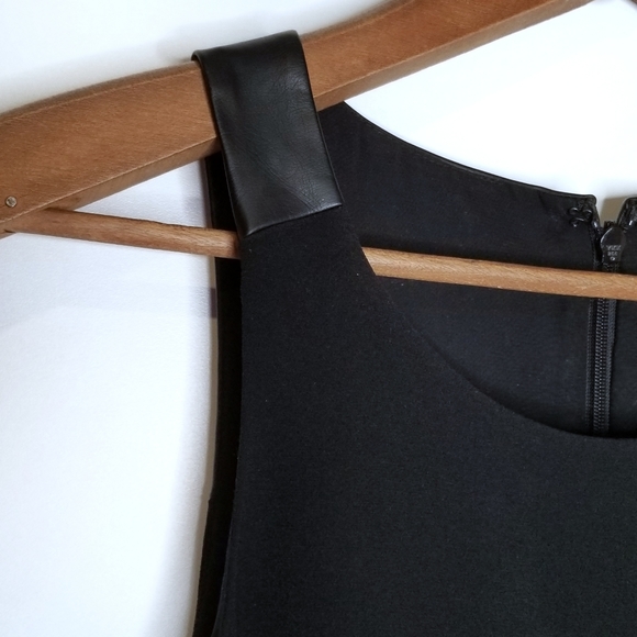 Club Monaco | Racerback Tank Top Blouse XS Black - Picture 3 of 9